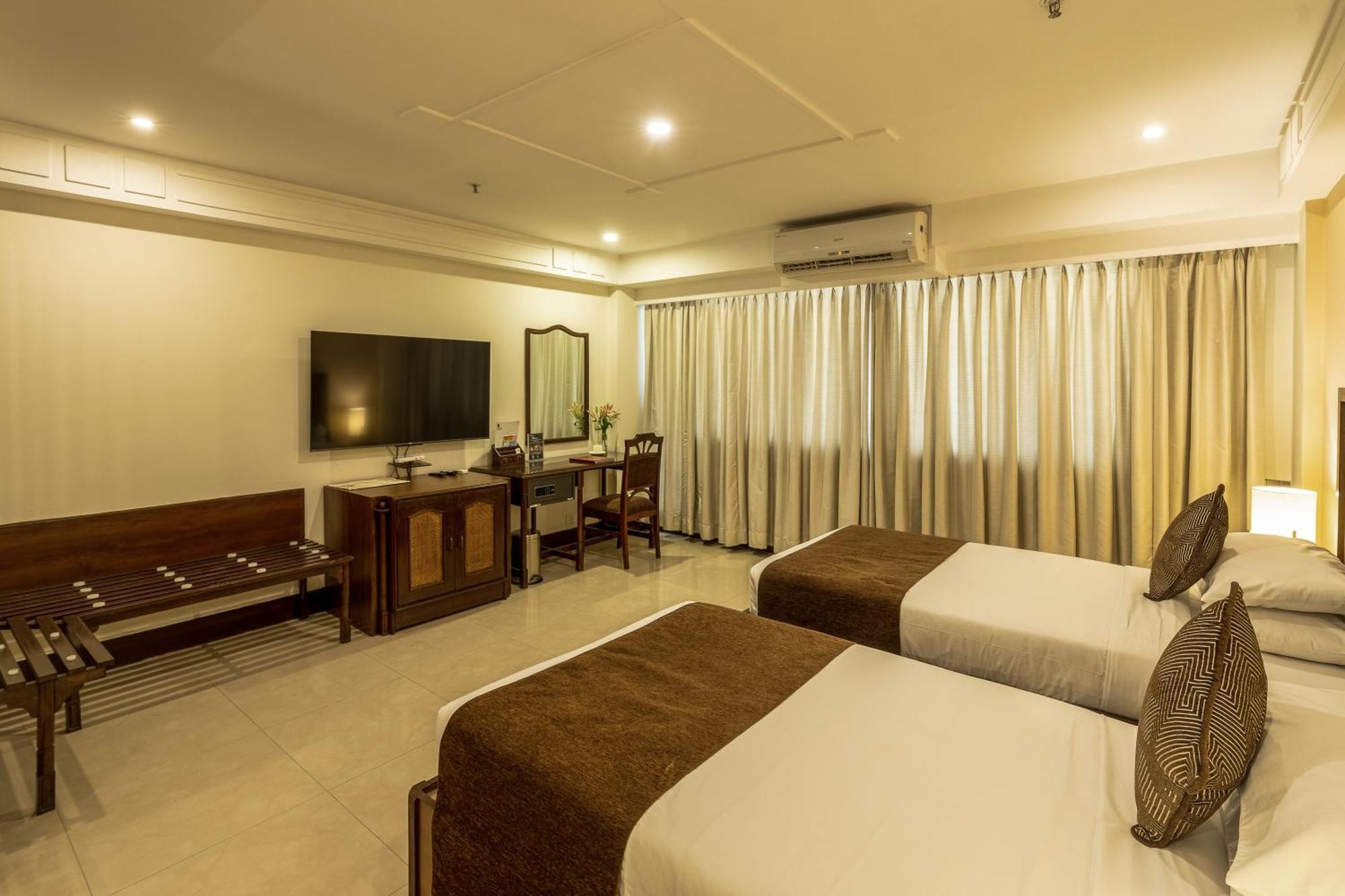 Hotel Ivory Tower Bangalore Esterno foto