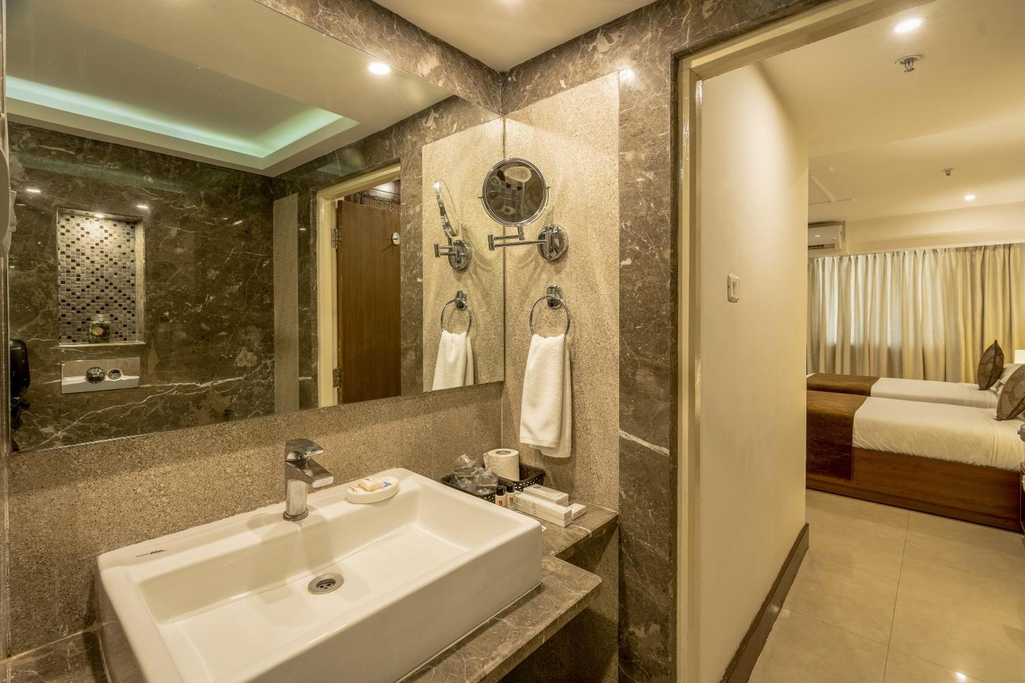 Hotel Ivory Tower Bangalore Esterno foto